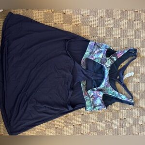 Lululemon tank top with built-in bra Size 10